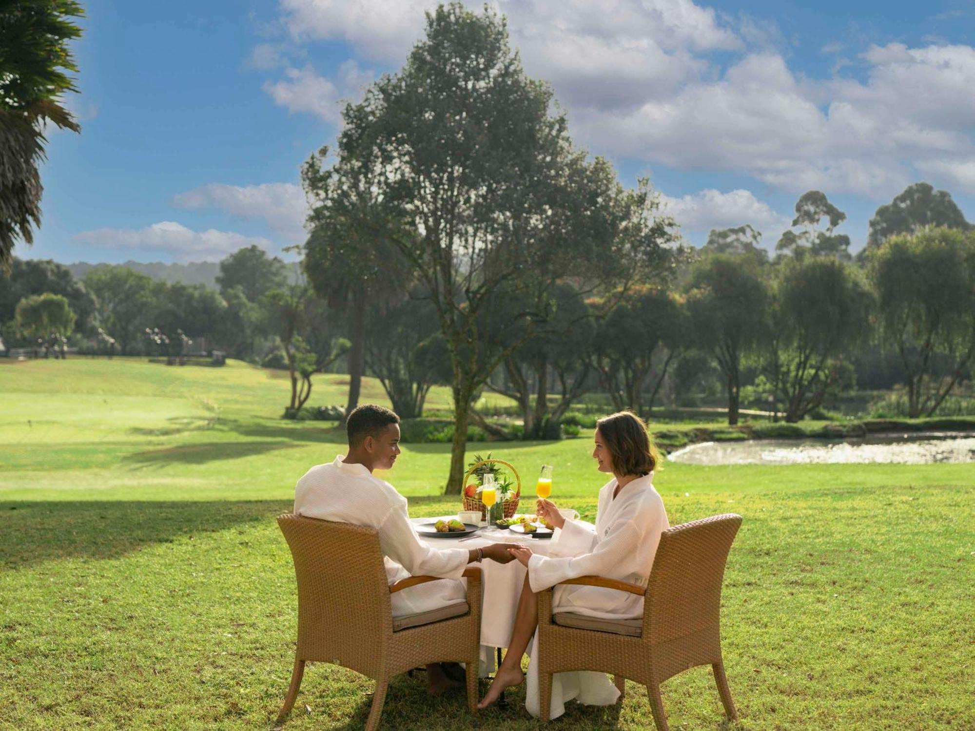 Fairmont Mount Kenya Safari Club Hotel Nanyuki Buitenkant foto